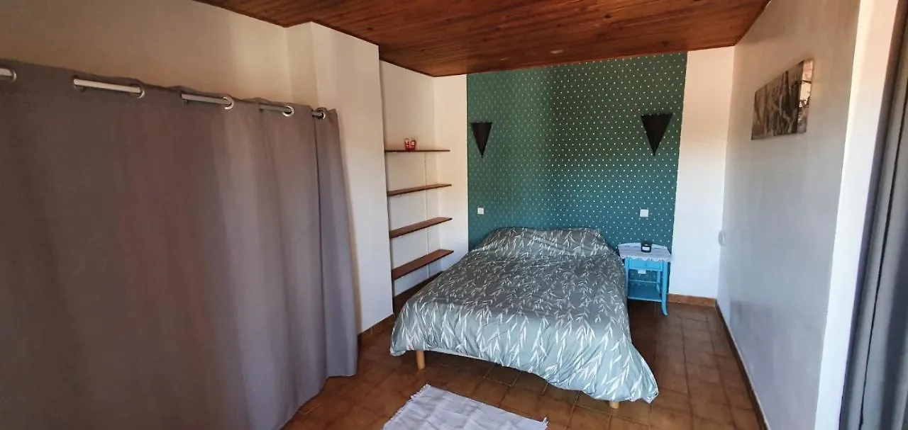 Agréable maison de ville équipée et climatisée Istres Appartement