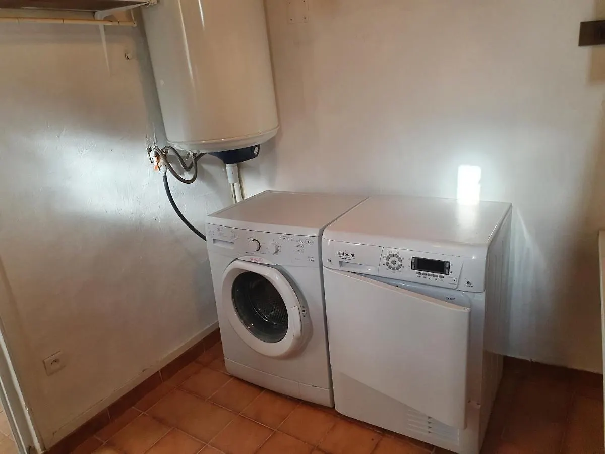 Agréable maison de ville équipée et climatisée Istres France