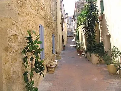 Agréable maison de ville équipée et climatisée Istres Appartement